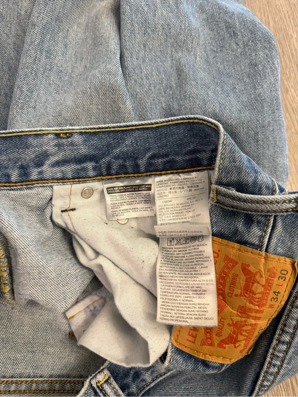 Levi 550 Relax Straight Vintage Light Wash 34x30 Men’s Denim Jean Pants